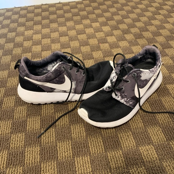 Nike Roches - Picture 2 of 3